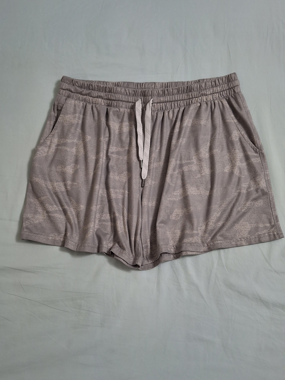 Pacific Trail Men's Gray Camo Athletic Shorts - Size XL